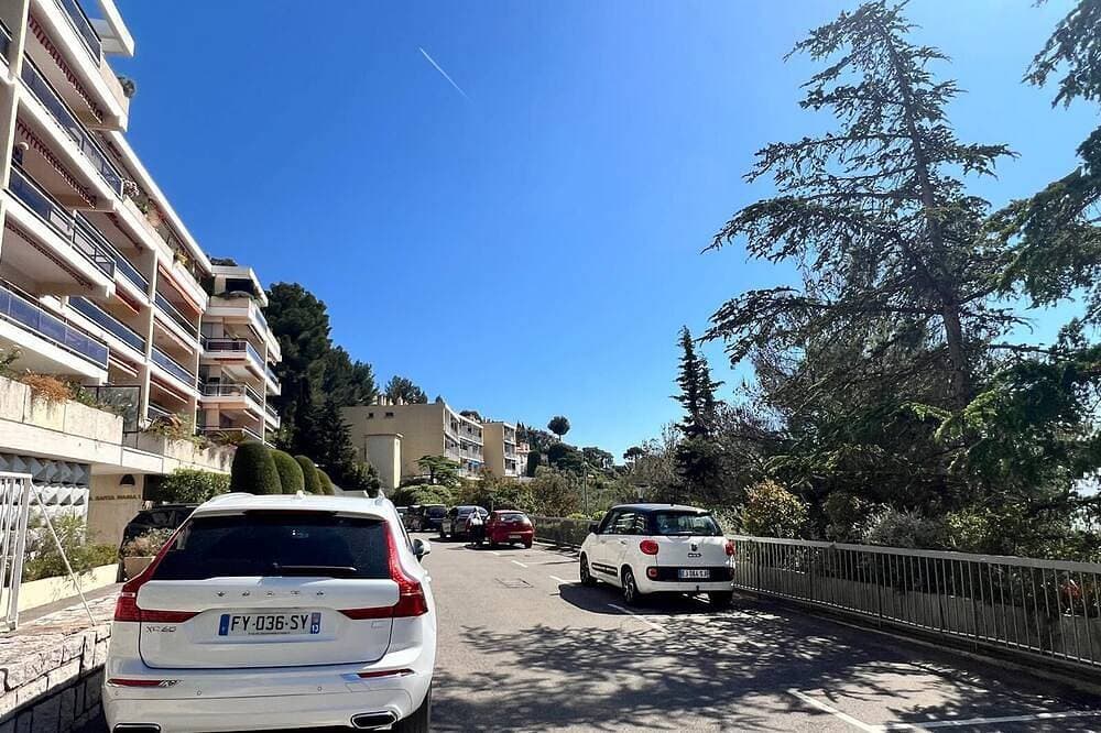 Foto 7 von 17: In the heights of Cassis, quiet studio with private parking and swimming pool.