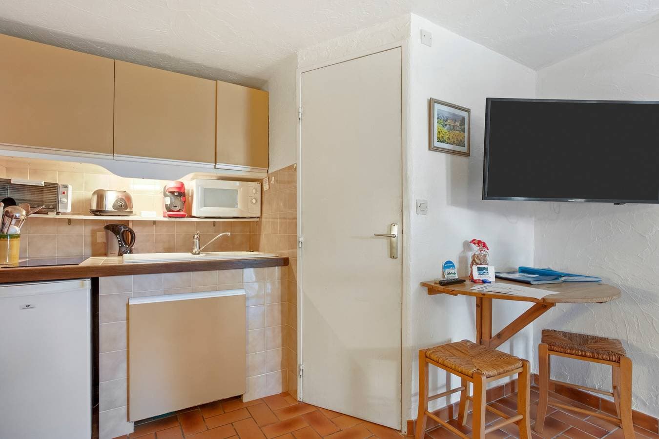 Foto 7 von 18: Einzimmerapartment 'Les Cyclamens - Les Ecureuils' mit Gemeinschaftspool, WLAN und Klimaanlage