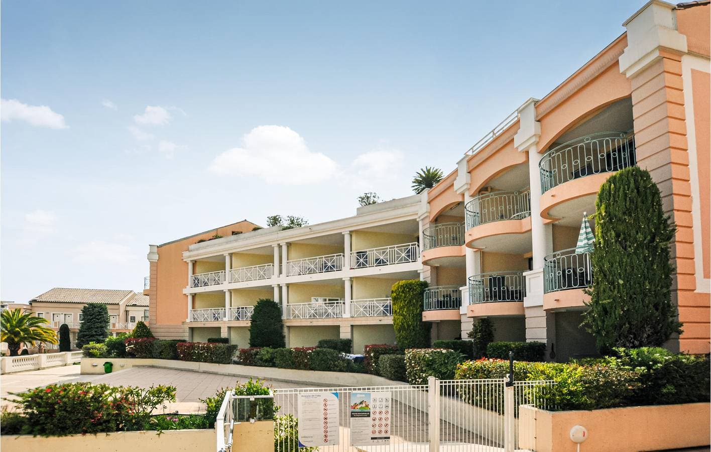 Foto 2 von 28: Appartement mit Meerblick, Pool und Parkplatz, 800m zum Strand