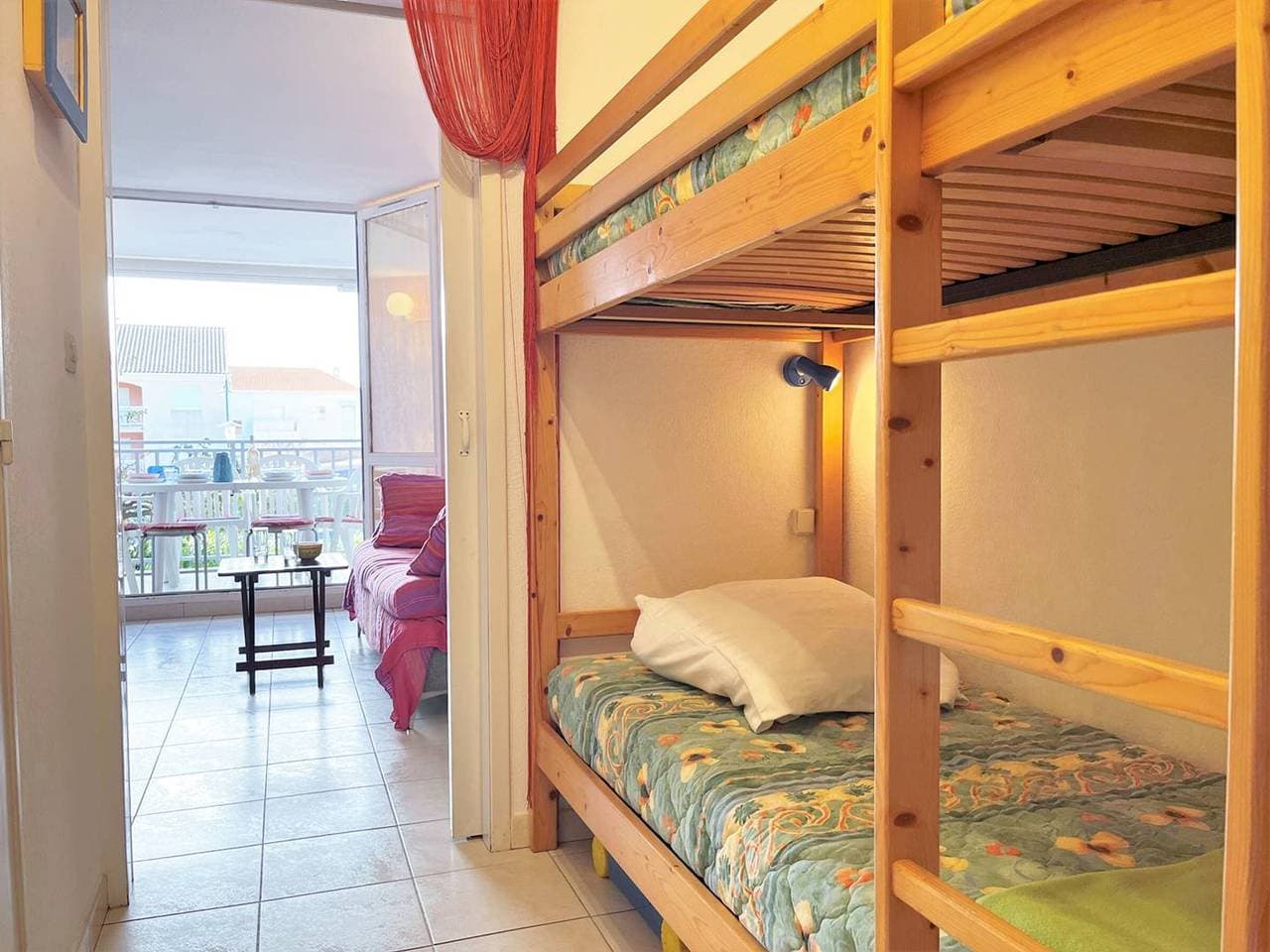 Foto 8 von 15: Gemütliche 2-Zimmer-Wohnung, 100m vom Strand, Terrasse, Parkplatz, 6 Schlafplätze - Le Lavandou