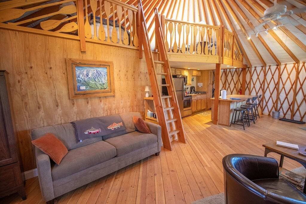 Foto 13 von 18: Die Burg Yurt, Perfekt Philips Wochenende für Skifahren, Angeln oder einfach nur hängen