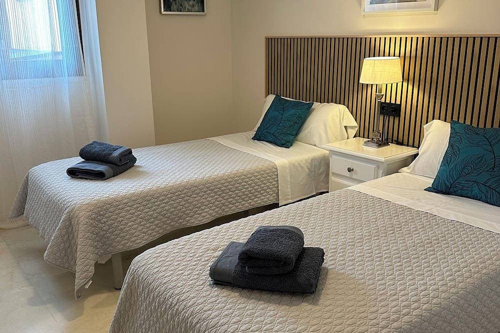 Foto 8 von 30: Luxus-Apartment am Strand mit Whirlpool - 3 Sonnenterrassen, WLAN und Gasgrill