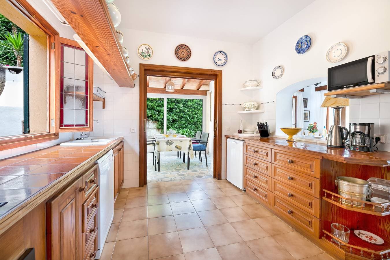 Foto 7 von 27: Villa Es Mirador mit Meerblick, WLAN, Klimaanlage, Terrasse und Garten; Parkplatz vorhanden