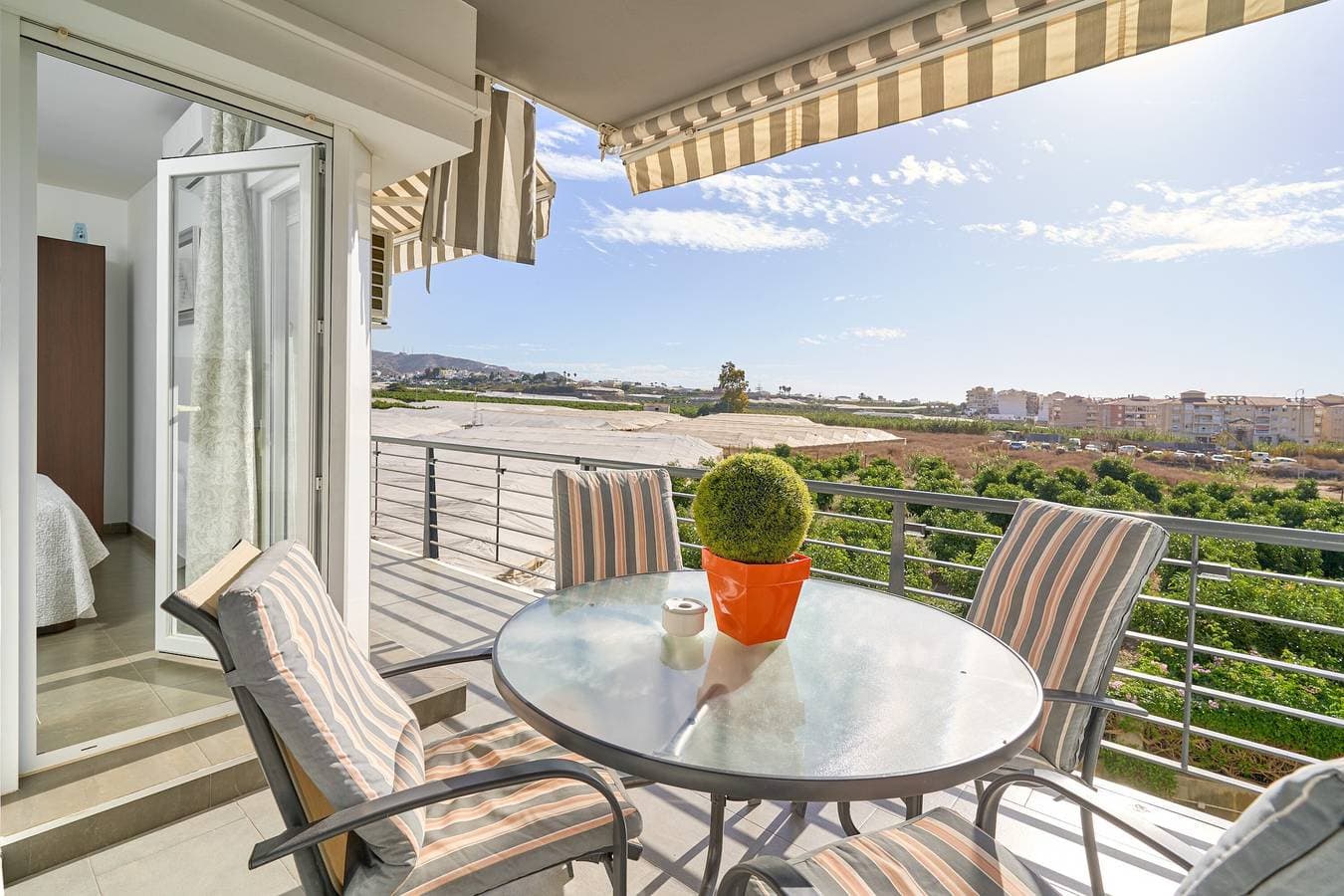 Foto 11 von 32: Apartment 'Vistas Al Mar Y Montaña' mit Meerblick, Gemeinschaftspool und Klimaanlage