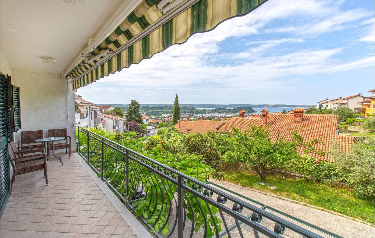 Foto 2 von 13: Ferienwohnung für 4 Personen mit Terrasse
