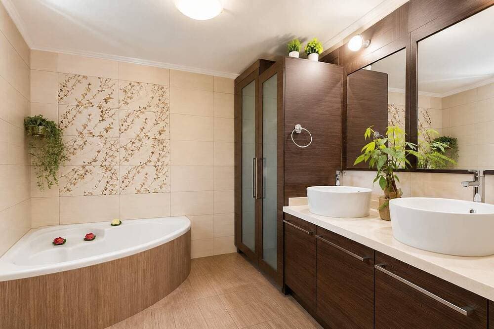 Foto 7 von 30: Fems | Luxury 3-Level Home w/ Private Jacuzzi