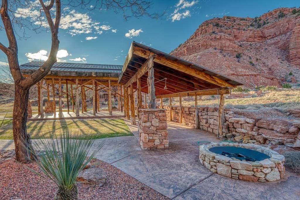 Foto 4 von 43: Casa De Paz ll-La Estancia-Kanab-Tor zu Nationalparks und dem Großen Kreis!