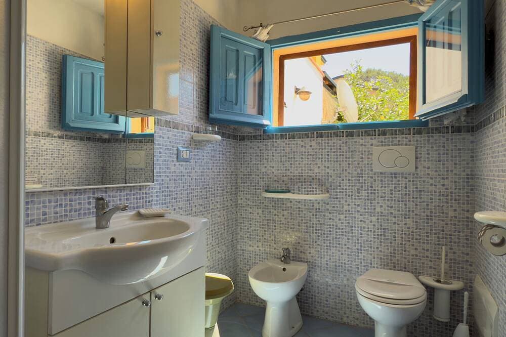Foto 6 von 30: Casa Valentina (Loc. Porto Palma) mit Veranda und Garten, mt. 150 vom Strand entfernt