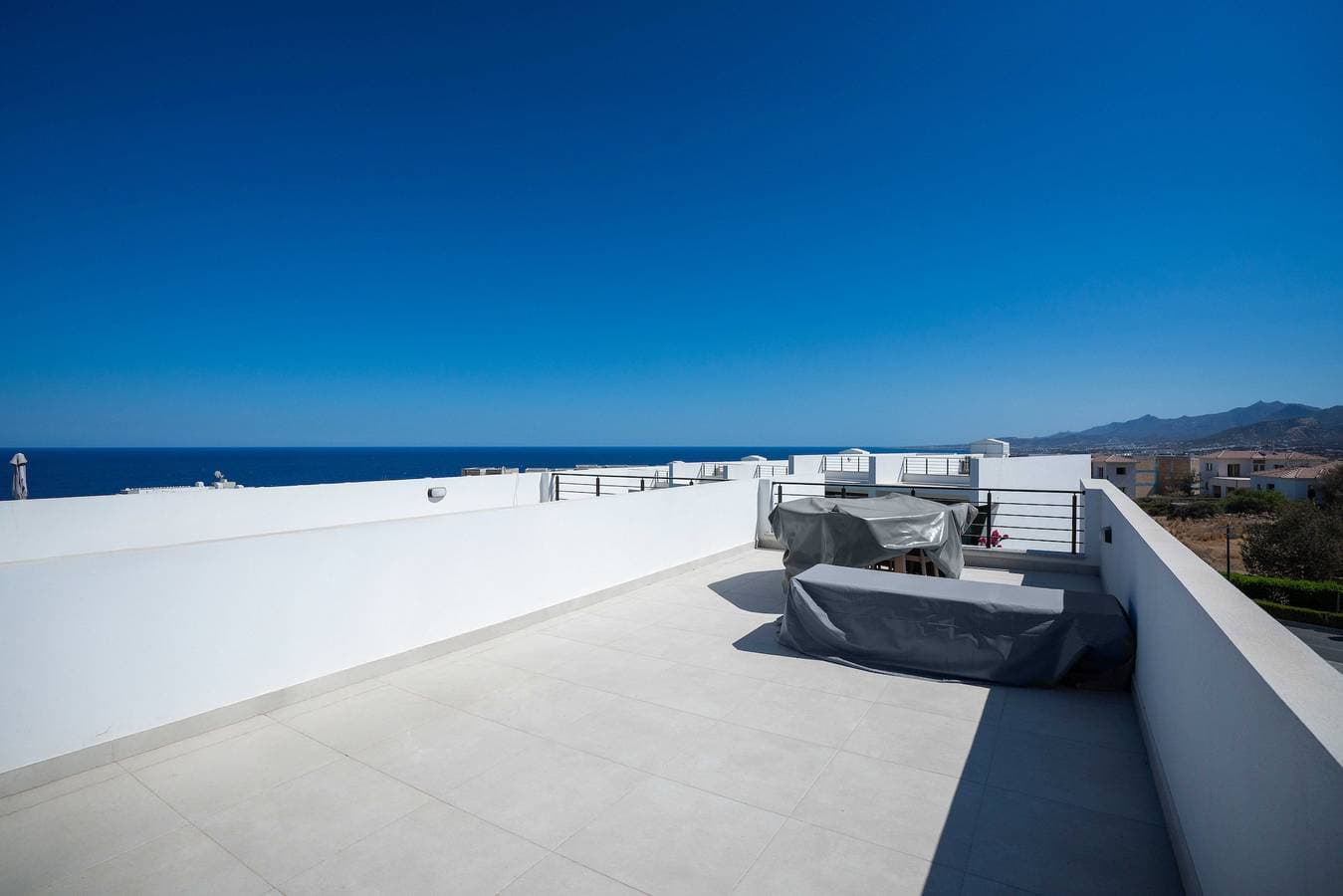 Foto 6 von 6: C15 Ferienwohnung Pearl Island mit Blick auf die Berge