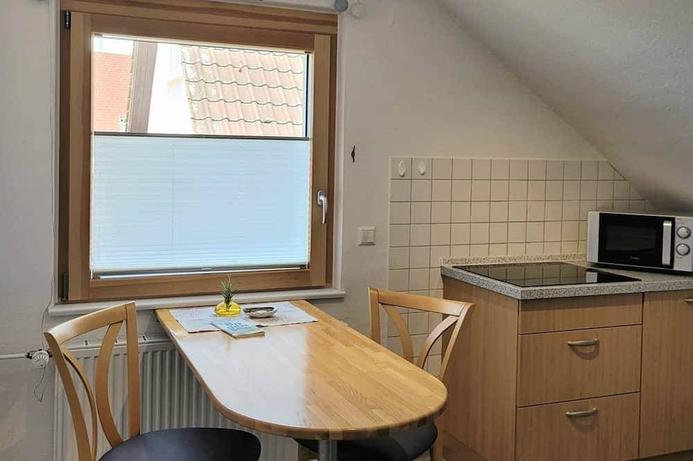Foto 5 von 11: Charmante Wohnung \"Brücke\" - mit Seeblick und Liegewiese direkt am See