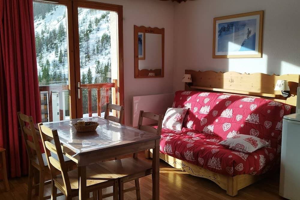Foto 5 von 30: Mountain apartment ⭐️⭐️⭐️ heated pool, ski slopes 100m away.