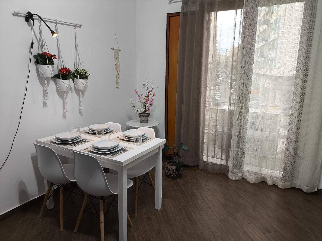 Foto 8 von 26: One-Bedroom Apartment with City View
