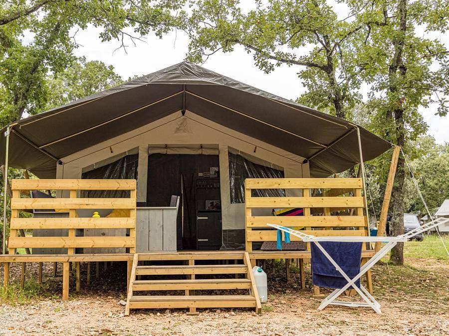 Foto 3 von 51: Naturist Camping Solaris - Safarizelt 5 personen - Safarizelt Luxe