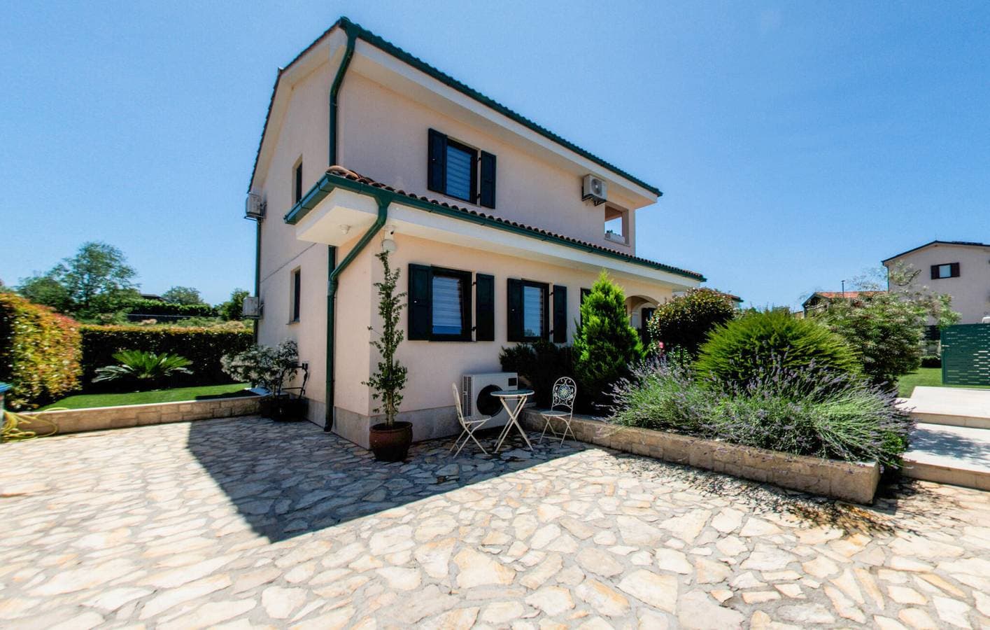 Foto 3 von 38: Geräumige 2-Zimmer-Wohnung mit Terrasse, Klimaanlage und in der Nähe der Pizzeria San Servolo