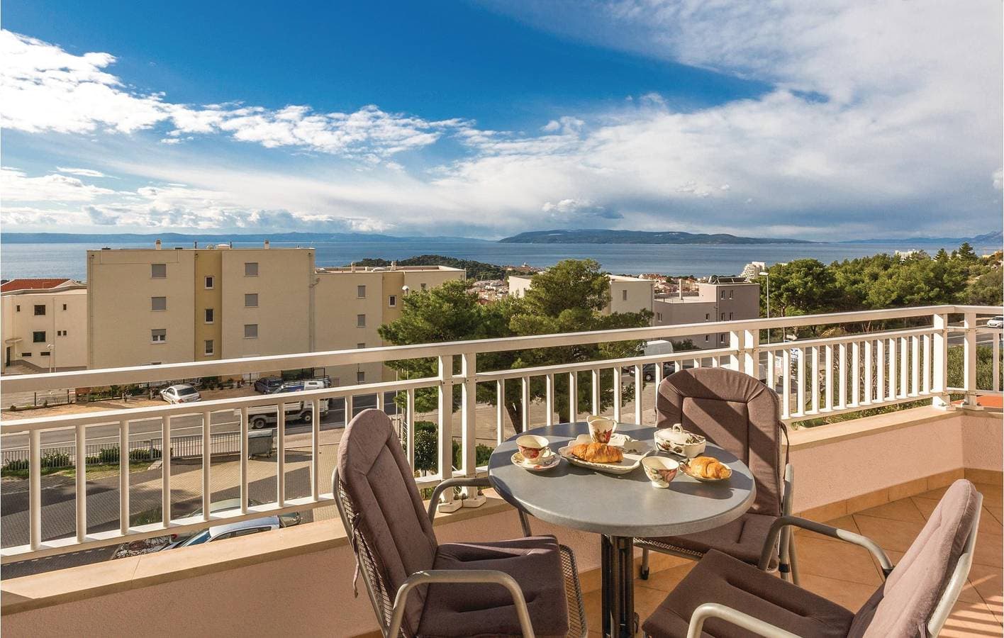 Foto 2 von 18: Modernes Apartment mit Terrasse, 800 m vom Zentrum von Makarska und 700 m von der Küste entfernt