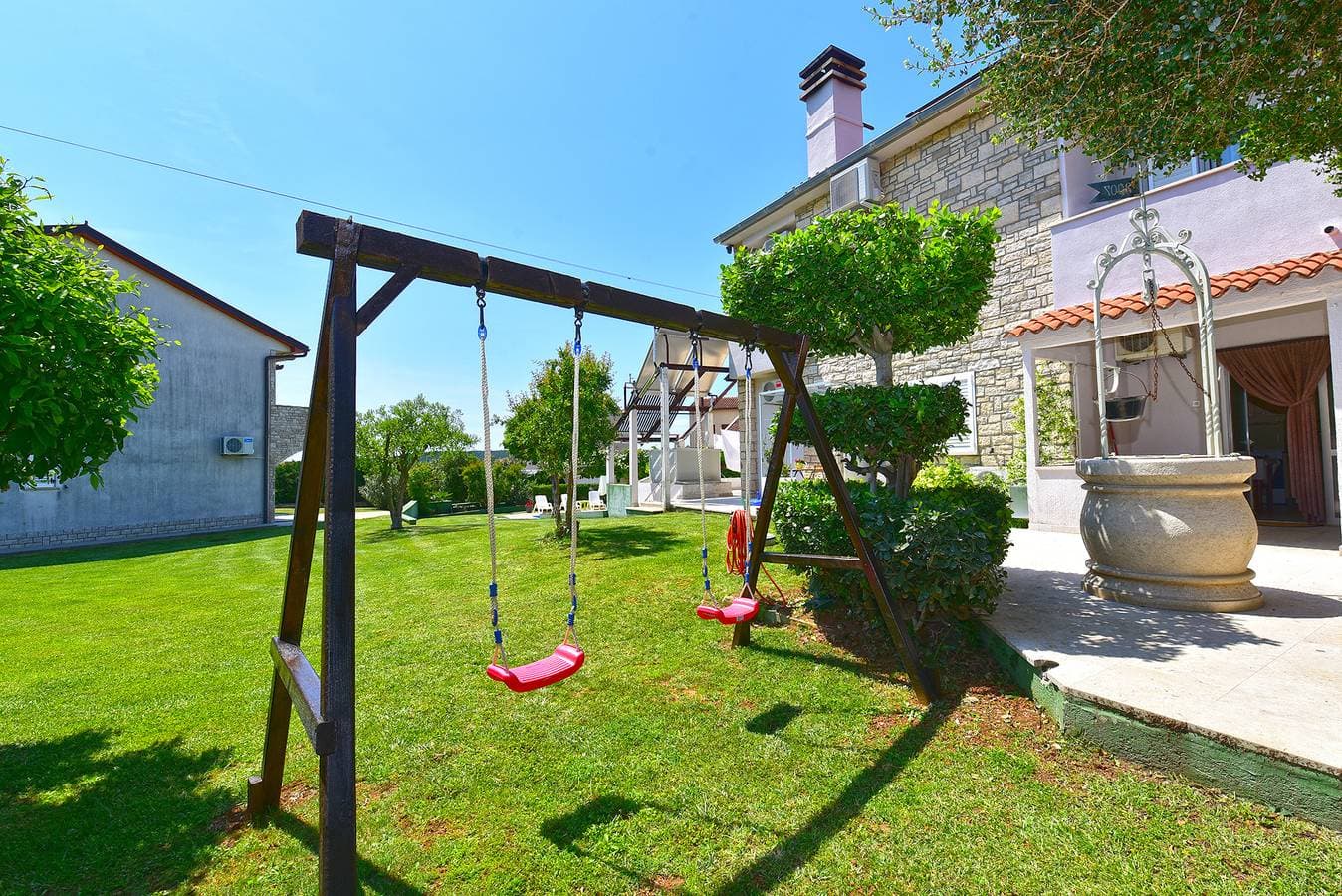 Foto 4 von 33: Ferienwohnung für 3 Personen mit Pool