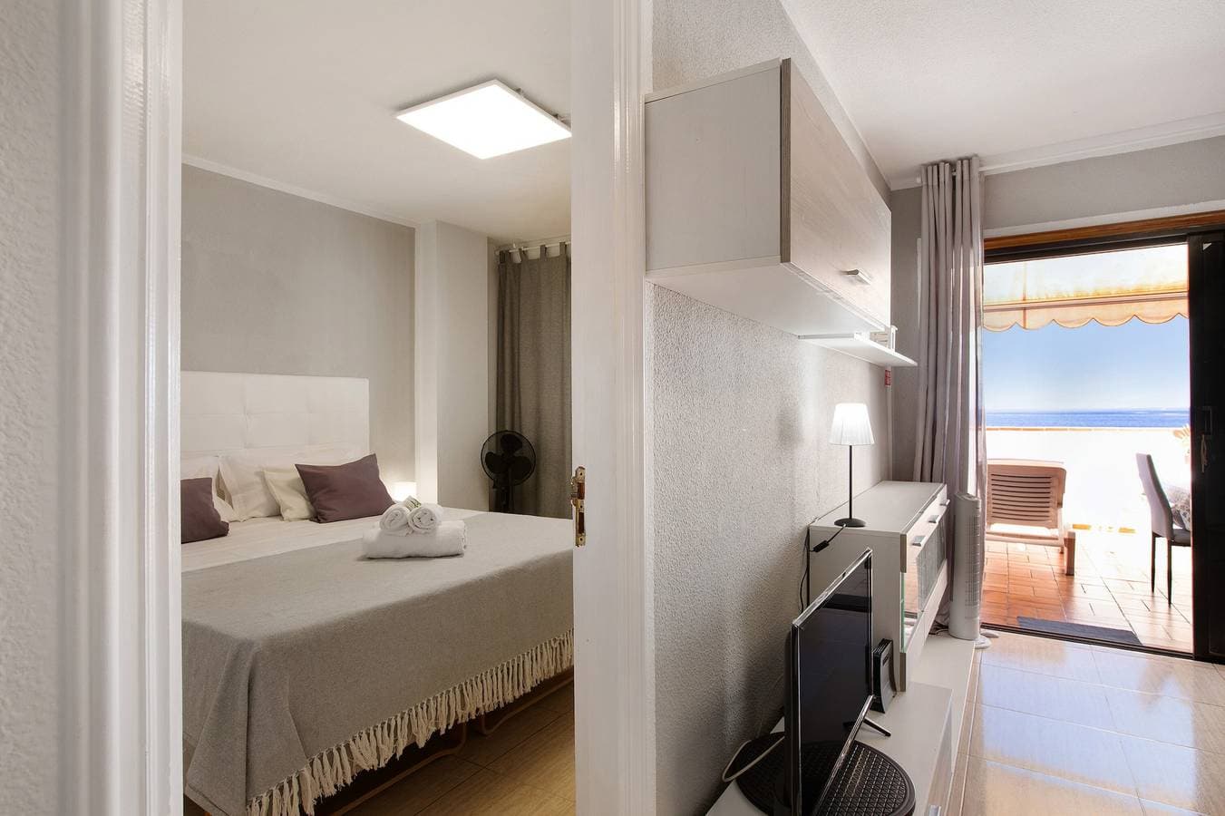 Foto 10 von 23: Ferienwohnung 'Las Fuentes' mit Meerblick, privater Terrasse und WLAN