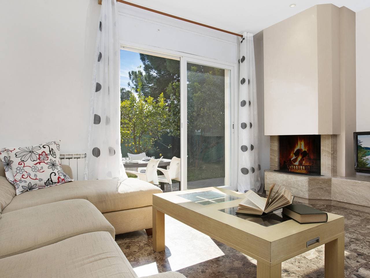 Foto 4 von 19: Villa à Lloret de Mar avec Piscine Privée, 6 Personnes, Parking, Proche de Cala Canyelles