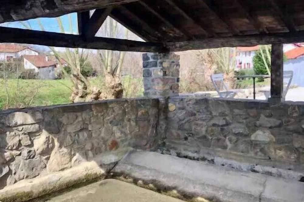 Foto 11 von 26: New-walk to town-climatisé-terrasse-pets-parking-calm