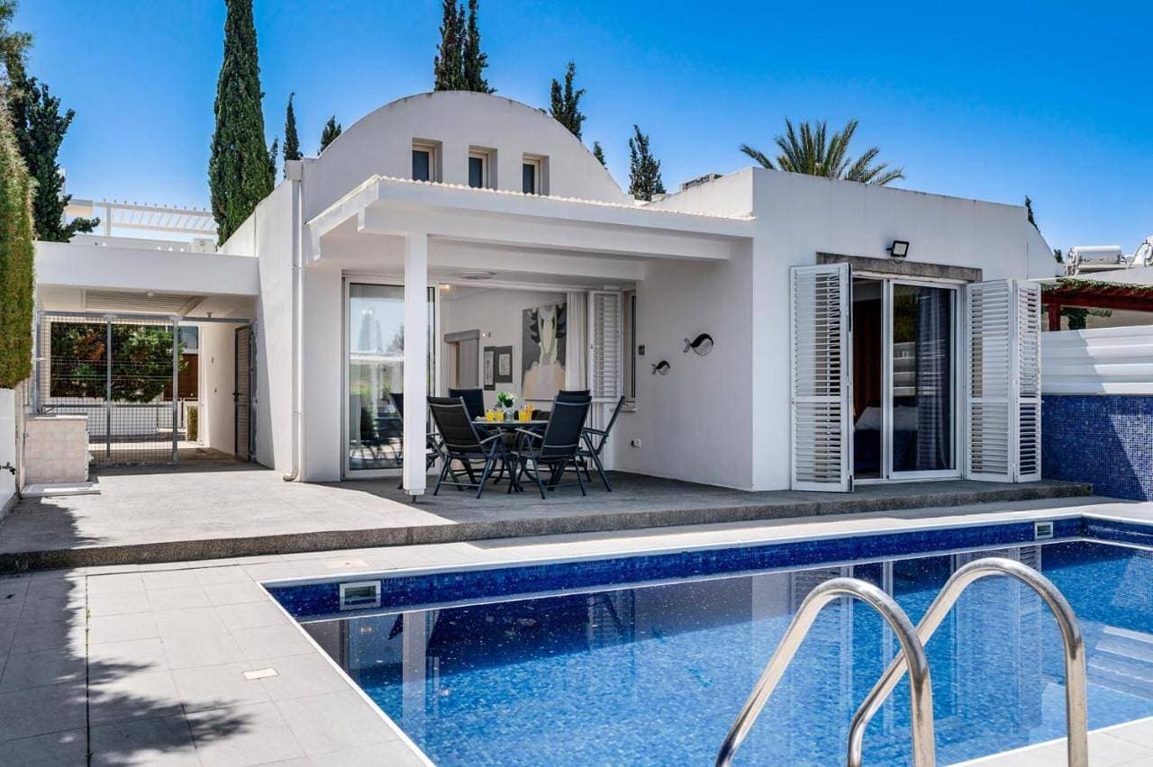 Villa Zina by Ezoria Villas 1