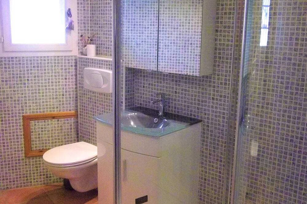 Foto 3 von 18: La Cigale Apartment-Villa 60 m² für 2 ps. in Provence, Schön Dorf nähe Avignon