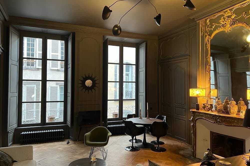 Foto 13 von 23: Splendid 2-room apartment 65 m2 17th century town house