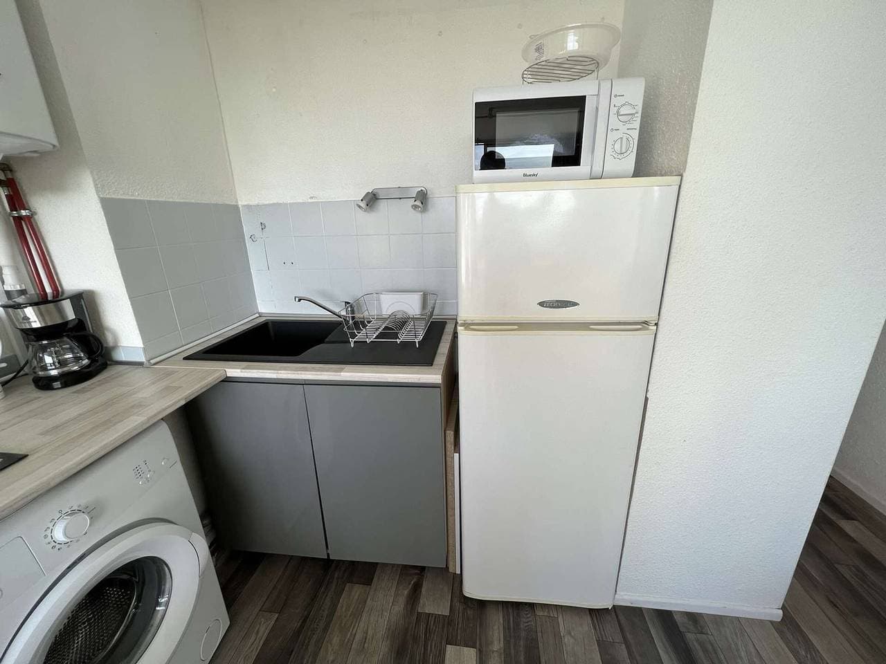 Foto 8 von 13: Studio für 4 - Pool, Parkplatz, Waschmaschine, In der Nähe von Geschäften