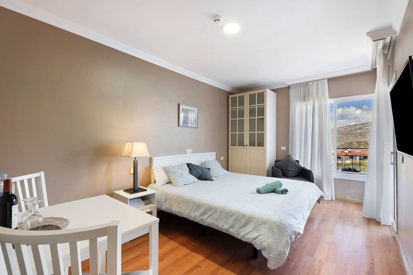 Foto 10 von 25: Ferienwohnung "La Quinta" mit Meerblick, Gemeinschaftspool und WLAN
