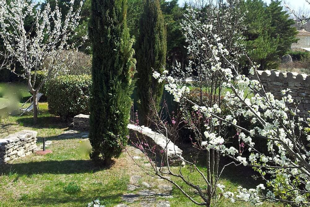 Foto 10 von 30: Einzelhaus mit Charme Gordes, Private pool, sehr ruhig, Sicht Luberon