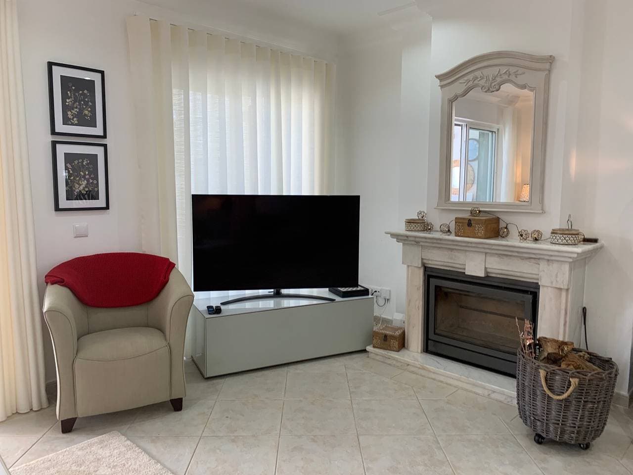 Foto 6 von 38: Ferienvilla "Villa Karon" mit Garten, Pool, gemeinsamem Tennisplatz, WLAN & Terrasse