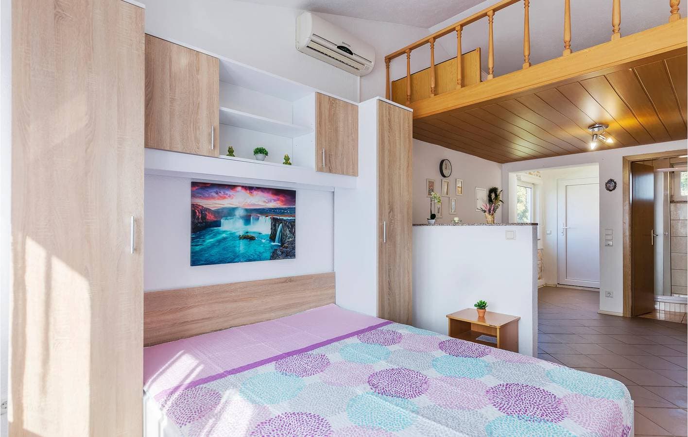 Foto 13 von 23: Gemütliche Ferienwohnung mit Terrasse, WLAN, Klimaanlage und Parkplatz – 2,5 km vom Strand entfernt