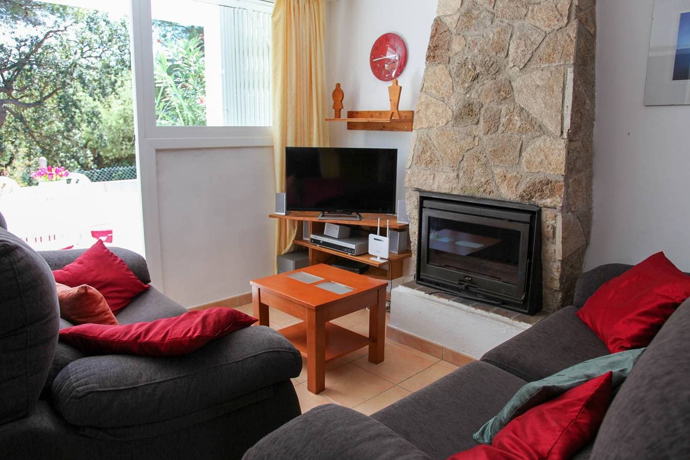 Foto 4 von 28: Ferienhaus 'Andrea' mit Bergblick, privater Terrasse und WLAN