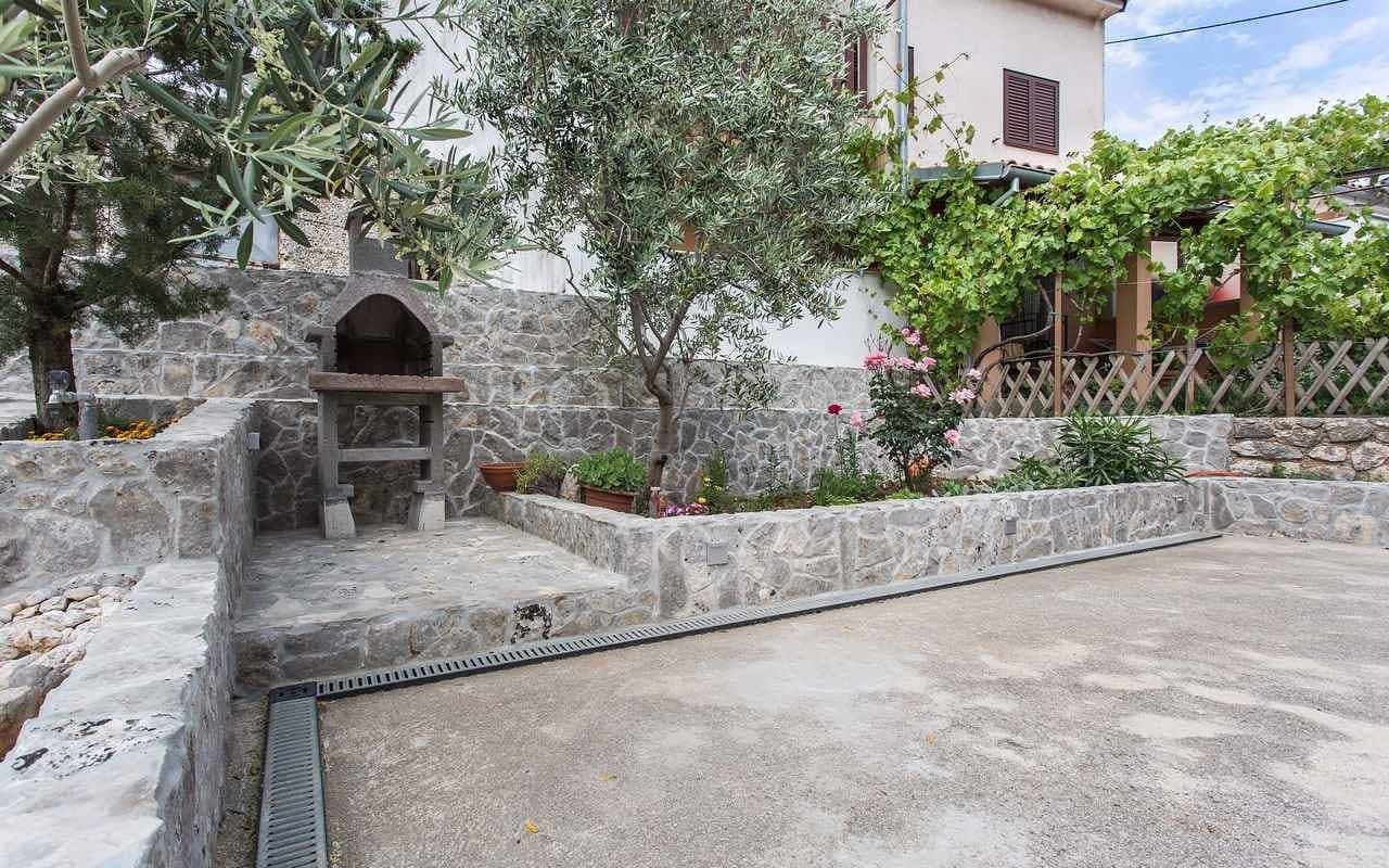 Foto 6 von 31: Ferienwohnung mit Klimananlage und Terrasse