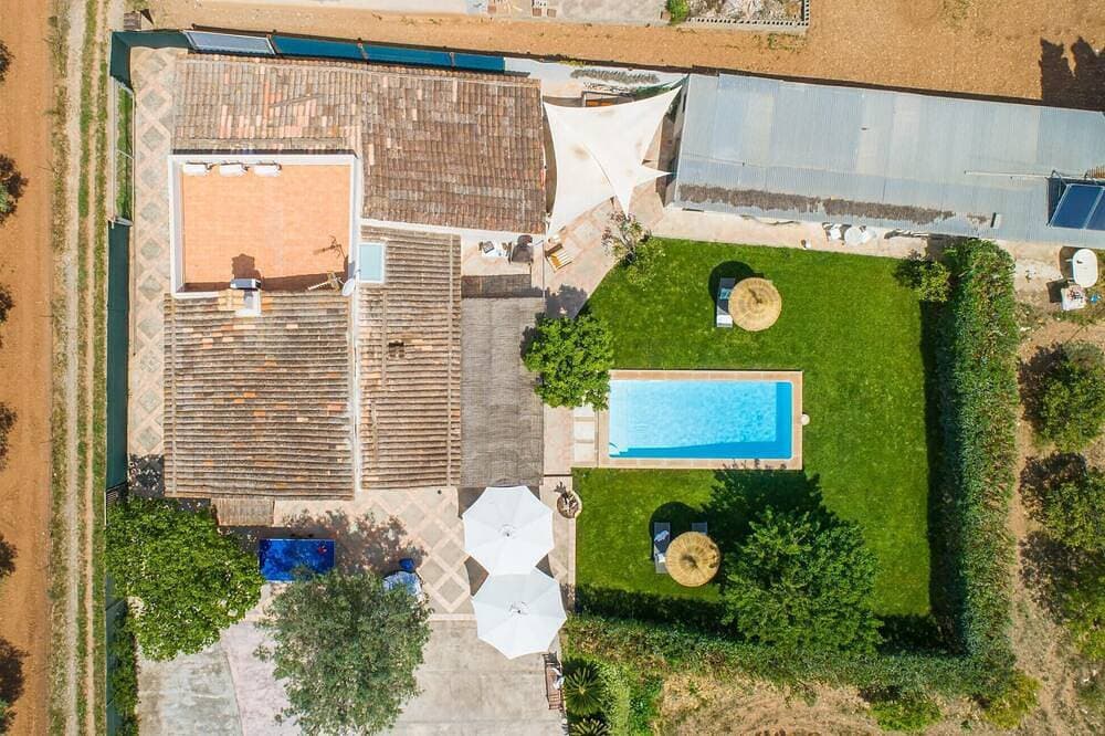 Foto 3 von 30: Atemberaubendes Haus in Manacor mit privatem Swimmingpool, der sowohl drinnen.