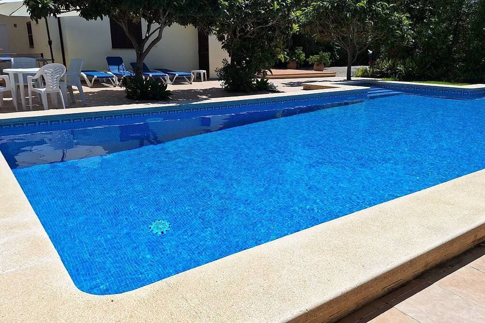 Foto 12 von 17: Landhaus, umgeben von einer herrlichen Landschaft, mit einem großen Swimmingpool
