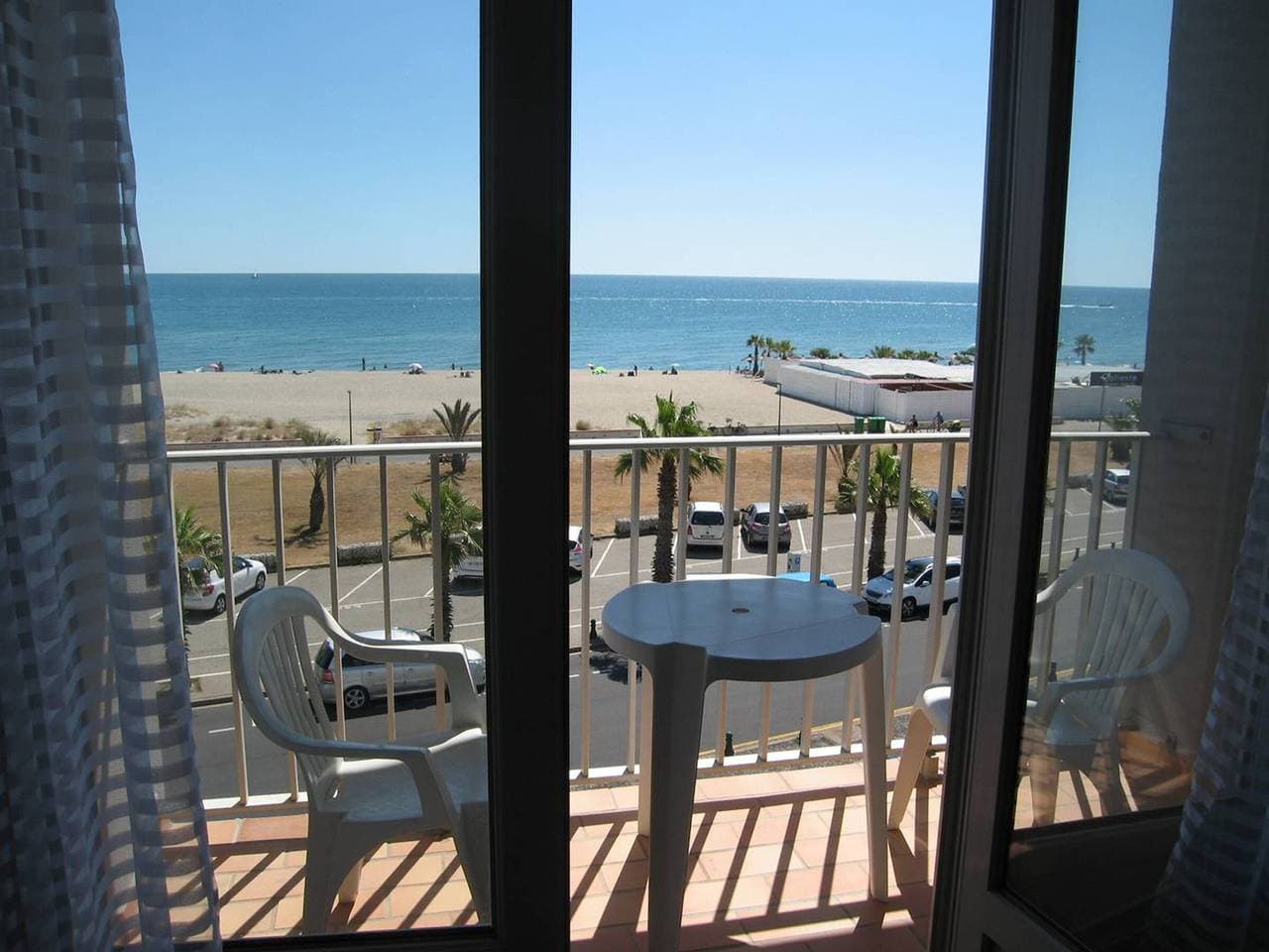 Foto 9 von 18: Renovierte 2-Zimmer-Wohnung, 4 Schlafplätze, Parkplatz, am Strand, Zentrum von Saint-Cyprien