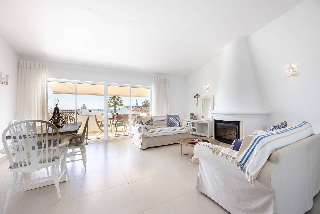 Foto 6 von 33: Casa do Limoeiro 54 Lbc by CoolHouses