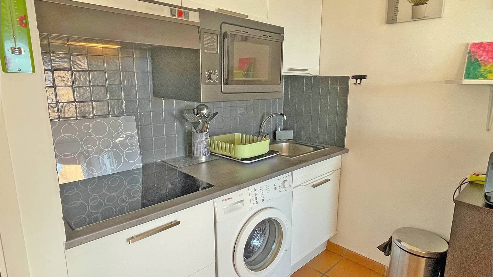 Foto 9 von 13: Studio - 2/4 Personen - Meerblick - Klimaanlage - Pool der Residenz - WLAN - Strand - Sainte Maxime