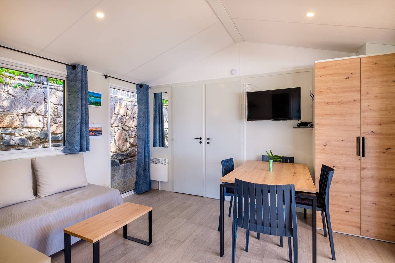Foto 6 von 21: Ferienwohnung 'Mobile-Home Baia' mit Meerblick, privater Terrasse und WLAN
