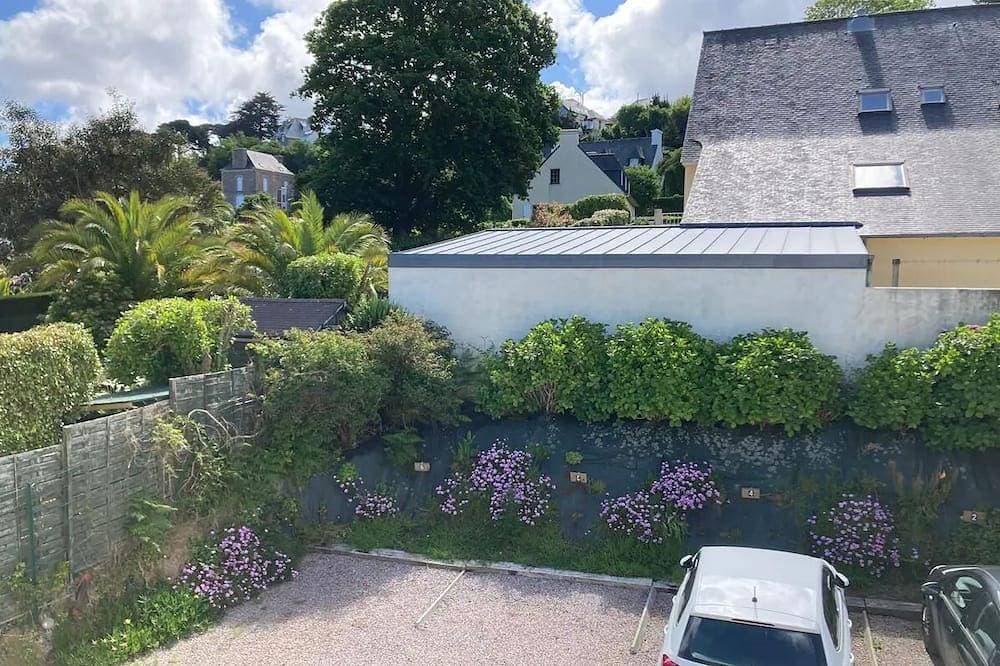 Foto 11 von 20: Wohnung mit 2 Schlafzimmern, Strand zu Fuß erreichbar mit Parkplatz und Balkon.
