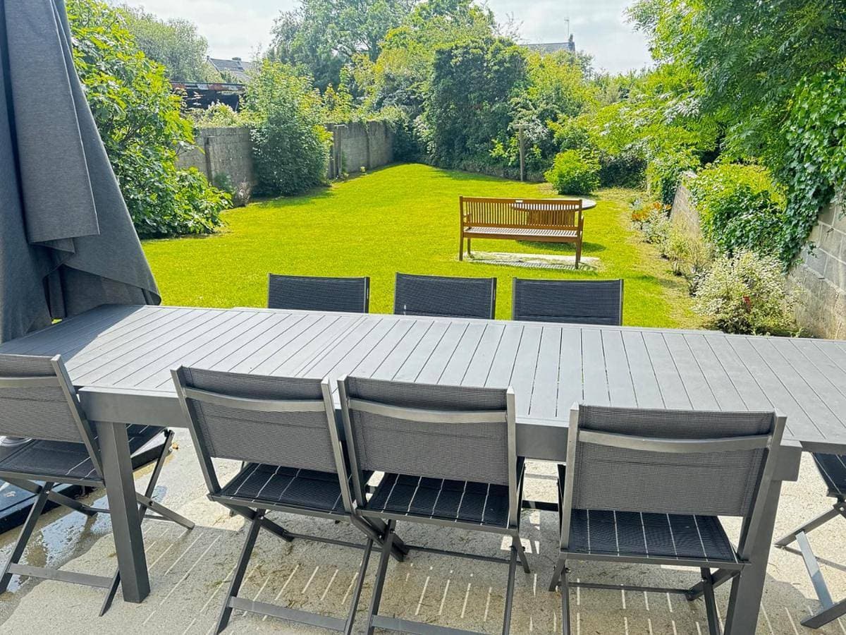 leBel endroit 145m2 , terrain et terrasse de 350m2 au coeur des commerces ,à proximité de la mer et tous services inclus 1