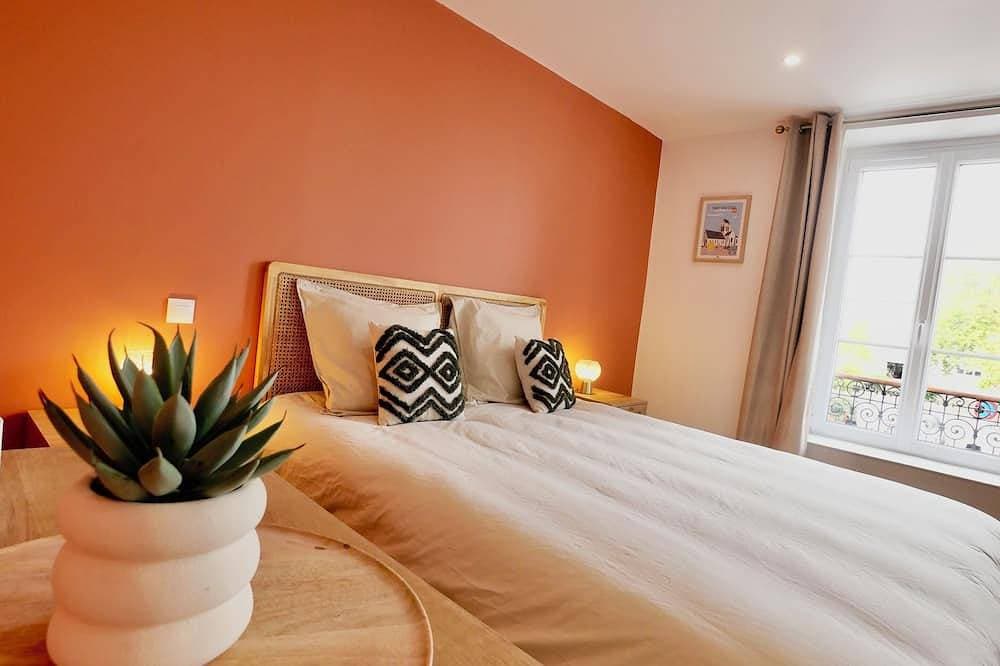 Foto 6 von 18: D-Day Suites carentanlocation.fr: Terra - Downtown / 2-minute walk from the train station