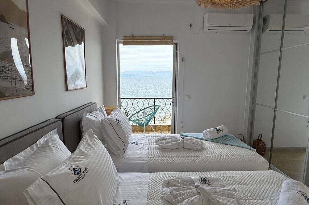 Foto 8 von 30: Newly renovated luxury apartment on the beach with large sea front patio