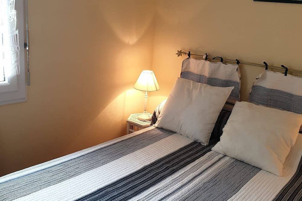 Foto 2 von 10: Furnished apartment in Saint Vaast la Hougue with feet in the water