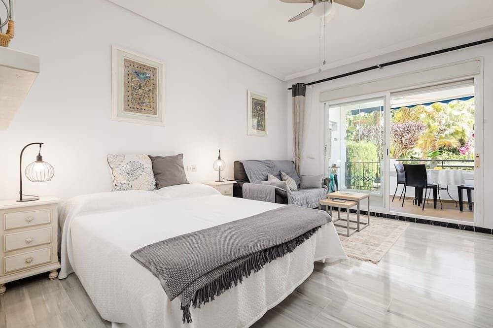 Foto 2 von 10: Studio with private parking & walk to beach