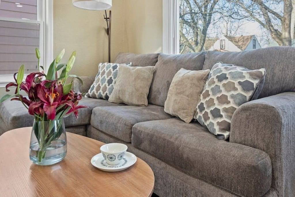 Foto 2 von 23: 2Bdr Near Ferndale | A Cozy Stay in the Heart of Metro Detroit