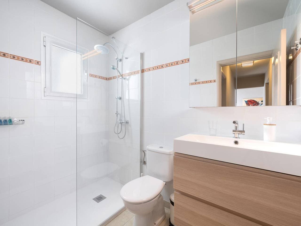 Foto 8 von 13: Luxus-Bungalow in Charco del Palo mit Pool, WLAN, Klimaanlage und Parkplatz