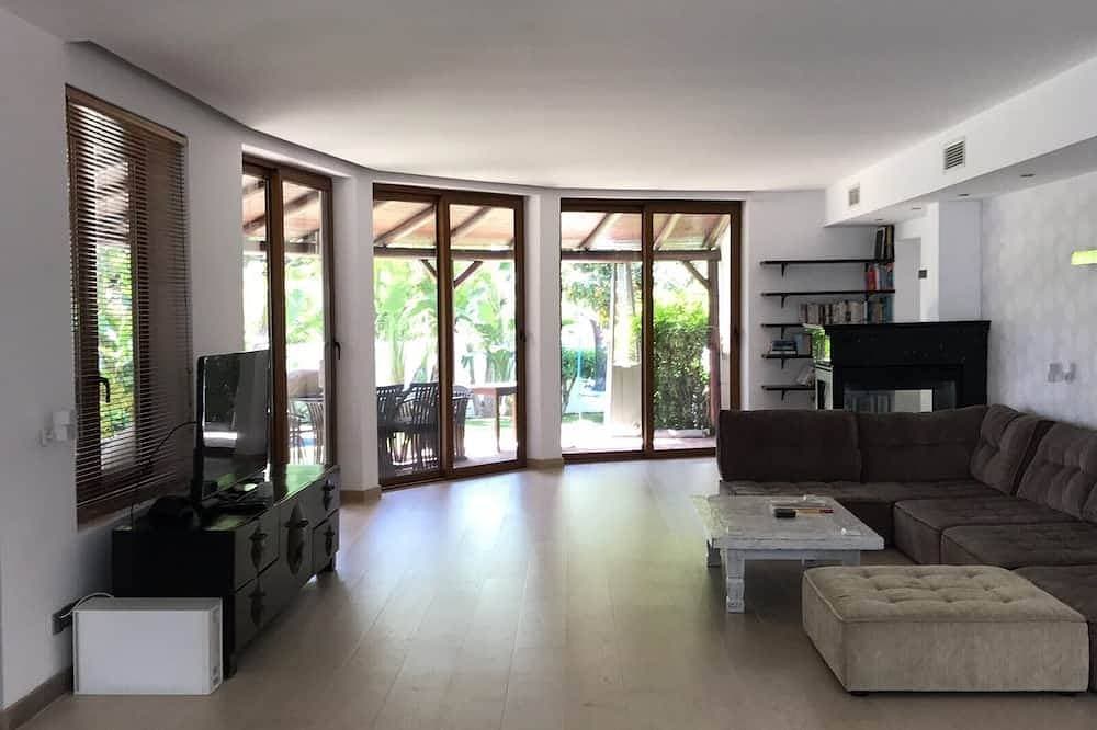 Foto 8 von 30: Moderne Villa mit 3 Schlafzimmern in der Nähe von Puerto Banus und Marbella - 1 Block vom Strand entfernt