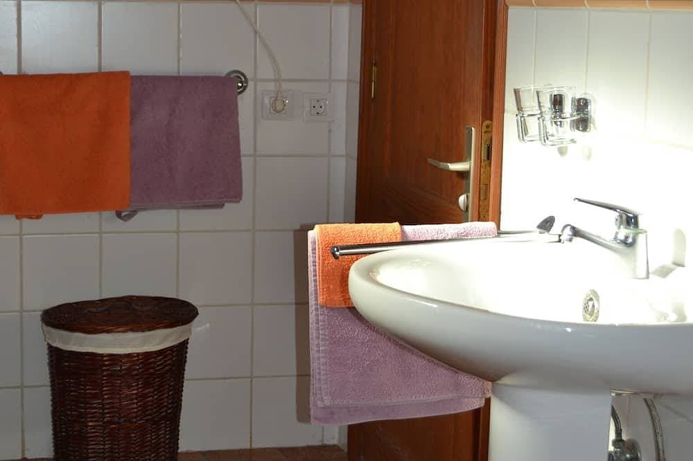 Foto 5 von 29: Bungalow mit eigenem Pool in privatem Garten