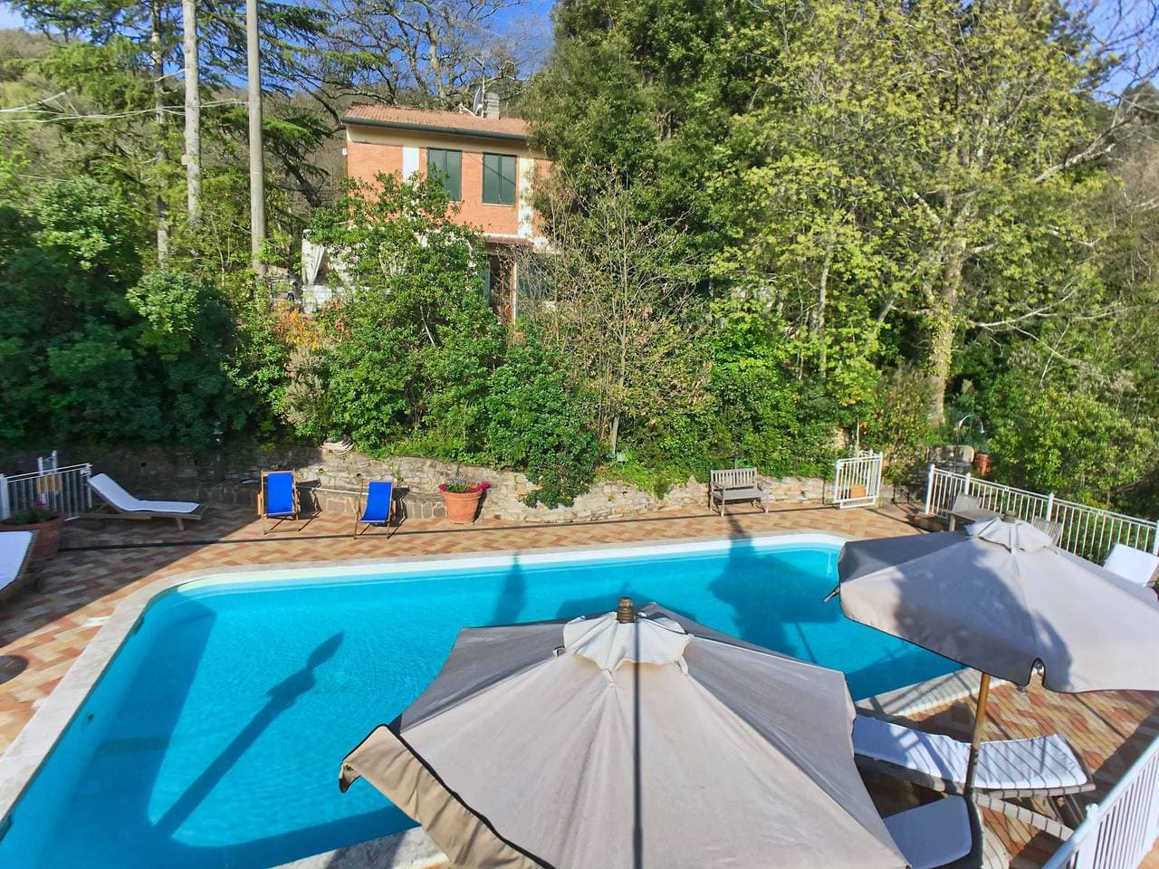 Foto 11 von 76: Wohnung in Sassetta mit Pool und Aussicht